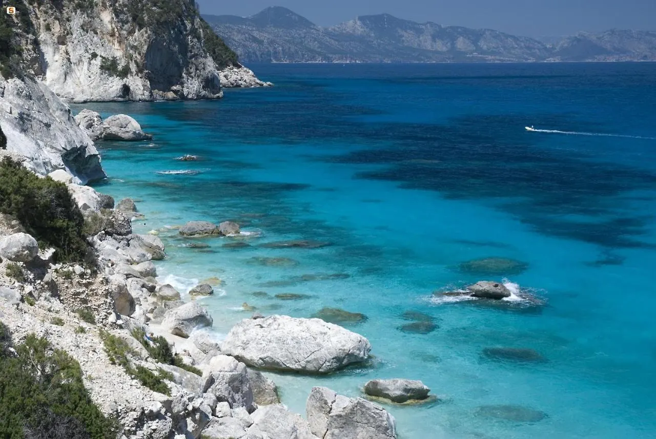 Stunning Residence Bouganvillage Bedroom Sleeps 4 Plus A Child Bed Tanaunella 0*,  Italie
