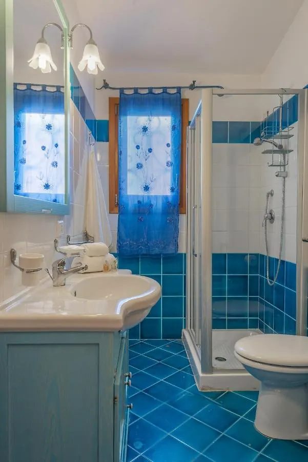 Stunning Residence Bouganvillage Bedroom Sleeps 4 Plus A Child Bed Tanaunella