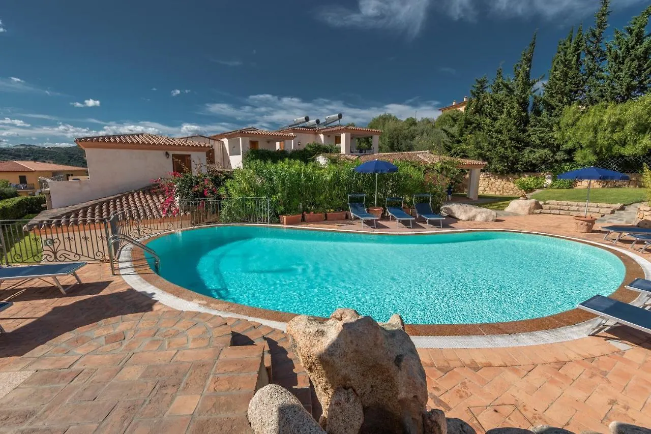 Appartement Stunning Residence Bouganvillage Bedroom Sleeps 4 Plus A Child Bed Tanaunella Italie